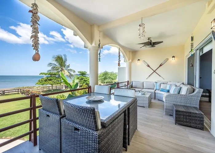 Playa Potrero Oceanfront: Balcony, Pool * Playa Flamingo