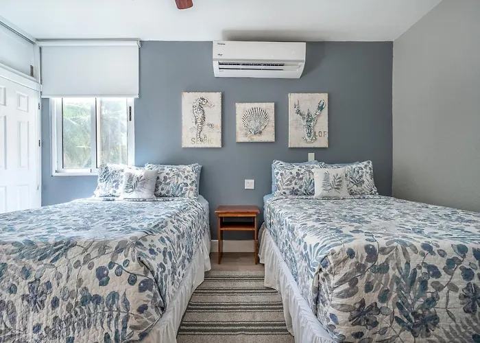 Playa Potrero Oceanfront: Balcony, Pool *