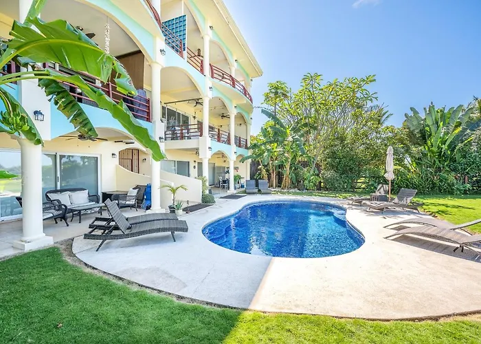 Holiday home Playa Potrero Oceanfront: Balcony, Pool Playa Flamingo