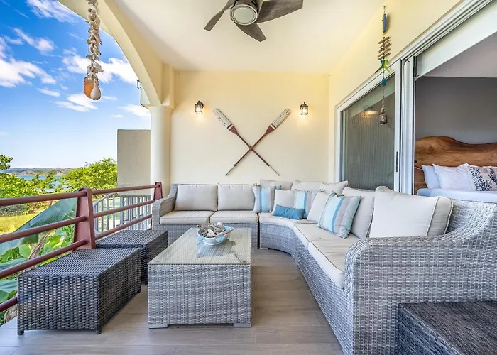 Playa Potrero Oceanfront: Balcony, Pool