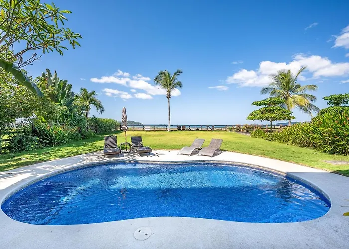 Casa de férias Playa Potrero Oceanfront: Balcony, Pool