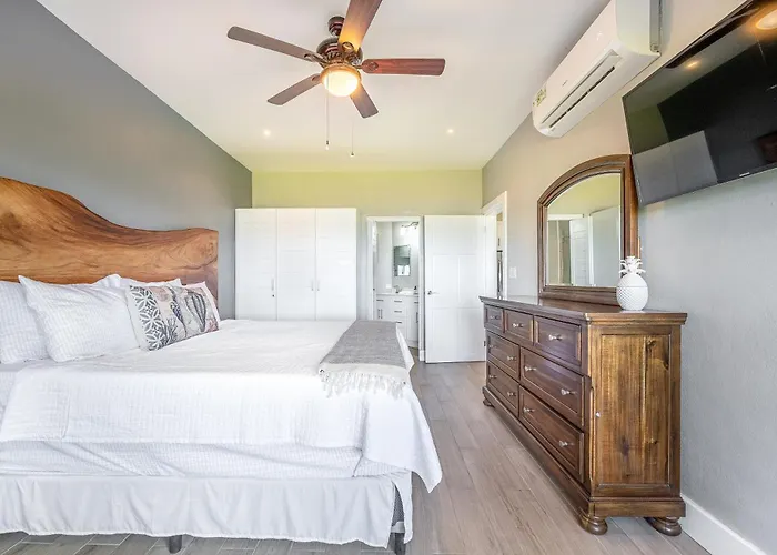 Playa Potrero Oceanfront: Balcony, Pool *